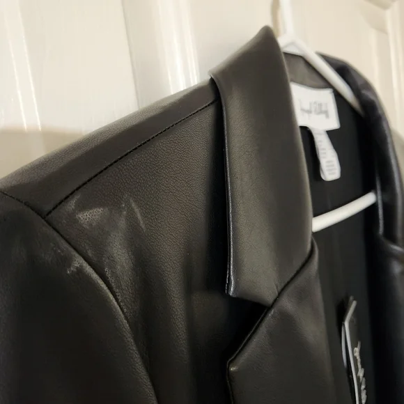 Leather jacket - Picture 3 of 3